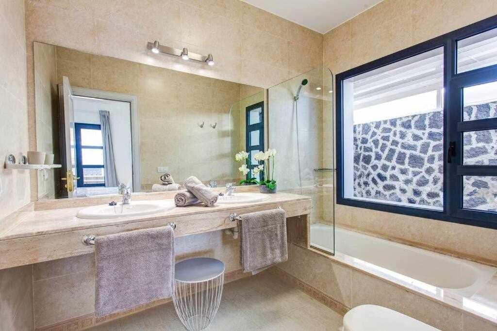 Homu Bianca Fantastica Villa Con Piscina Privad Playa Blanca  Luaran gambar