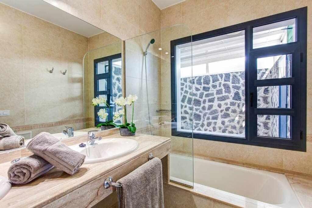 Homu Bianca Fantastica Villa Con Piscina Privad Playa Blanca  Luaran gambar