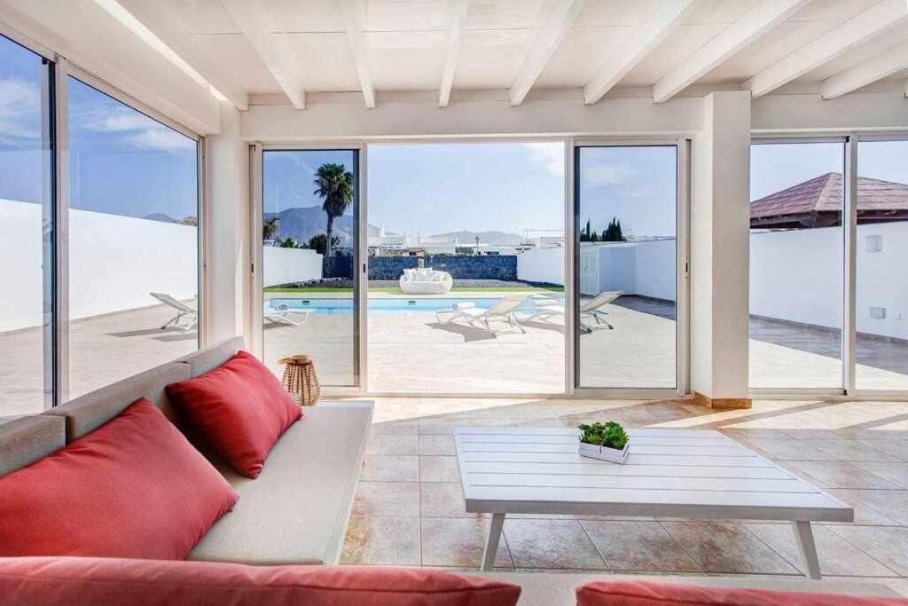 Homu Bianca Fantastica Villa Con Piscina Privad Playa Blanca  Luaran gambar