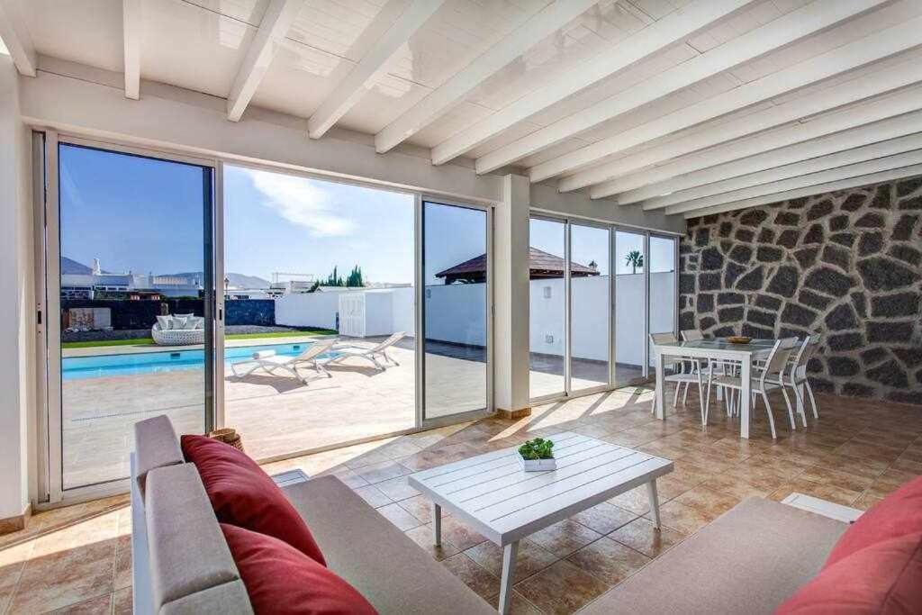 Homu Bianca Fantastica Villa Con Piscina Privad Playa Blanca  Luaran gambar
